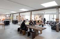 Espacio comercial con cubiertas planas de VELUX