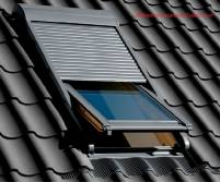 Persiana exterior de aluminio VELUX en tejado inclinado Persiana exterior de aluminio VELUX en tejado inclinado