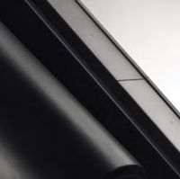 Perfilería exterior de aluminio en ventanas VELUX en el color gris antracita Perfilería exterior de aluminio en ventanas VELUX en el color gris antracita