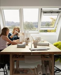 Ventana VELUX pintada en blanco - LasMejoresVentanasdeTejado